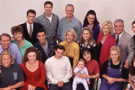 7 Neighbours .
